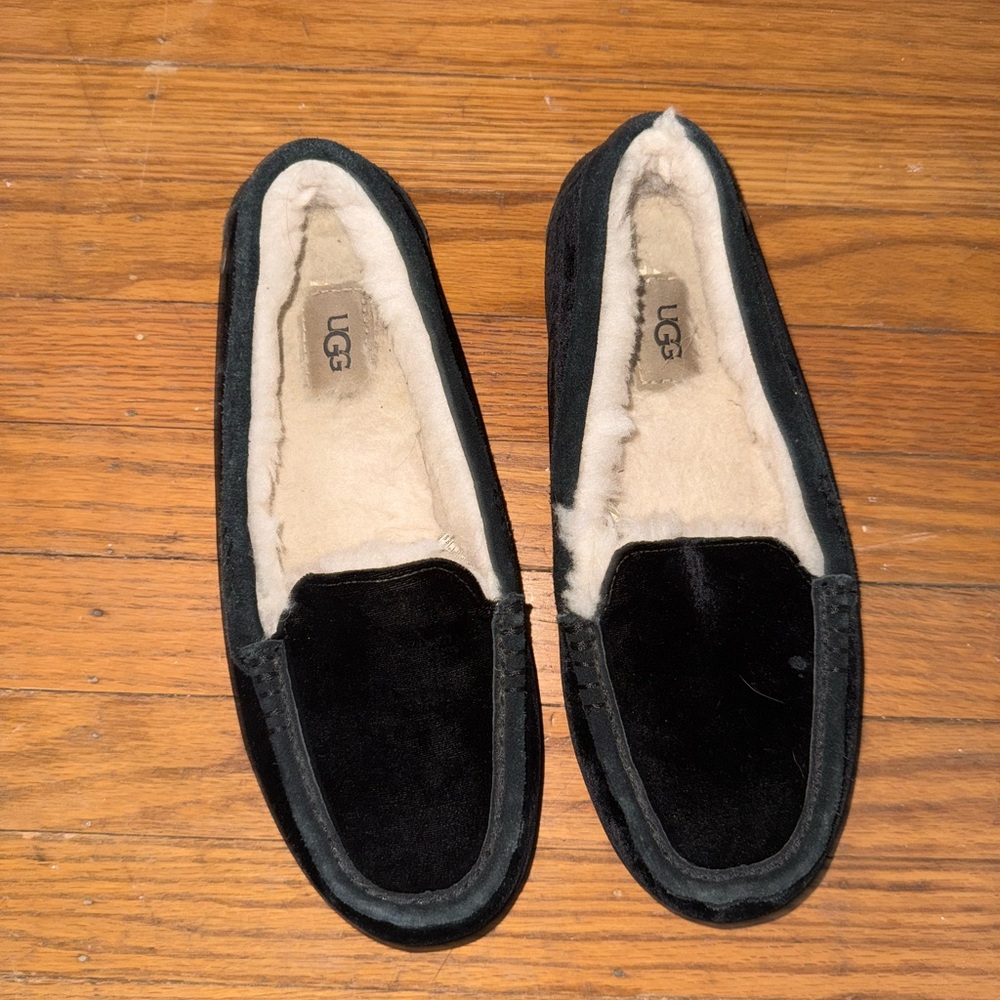 UGG Women's Black Moccasins